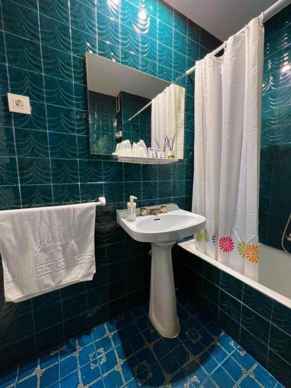 מוטריל Hostal Tropical מראה חיצוני תמונה