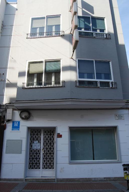 מוטריל Hostal Tropical מראה חיצוני תמונה