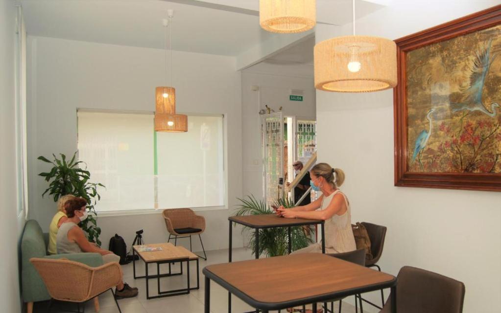 מוטריל Hostal Tropical מראה חיצוני תמונה